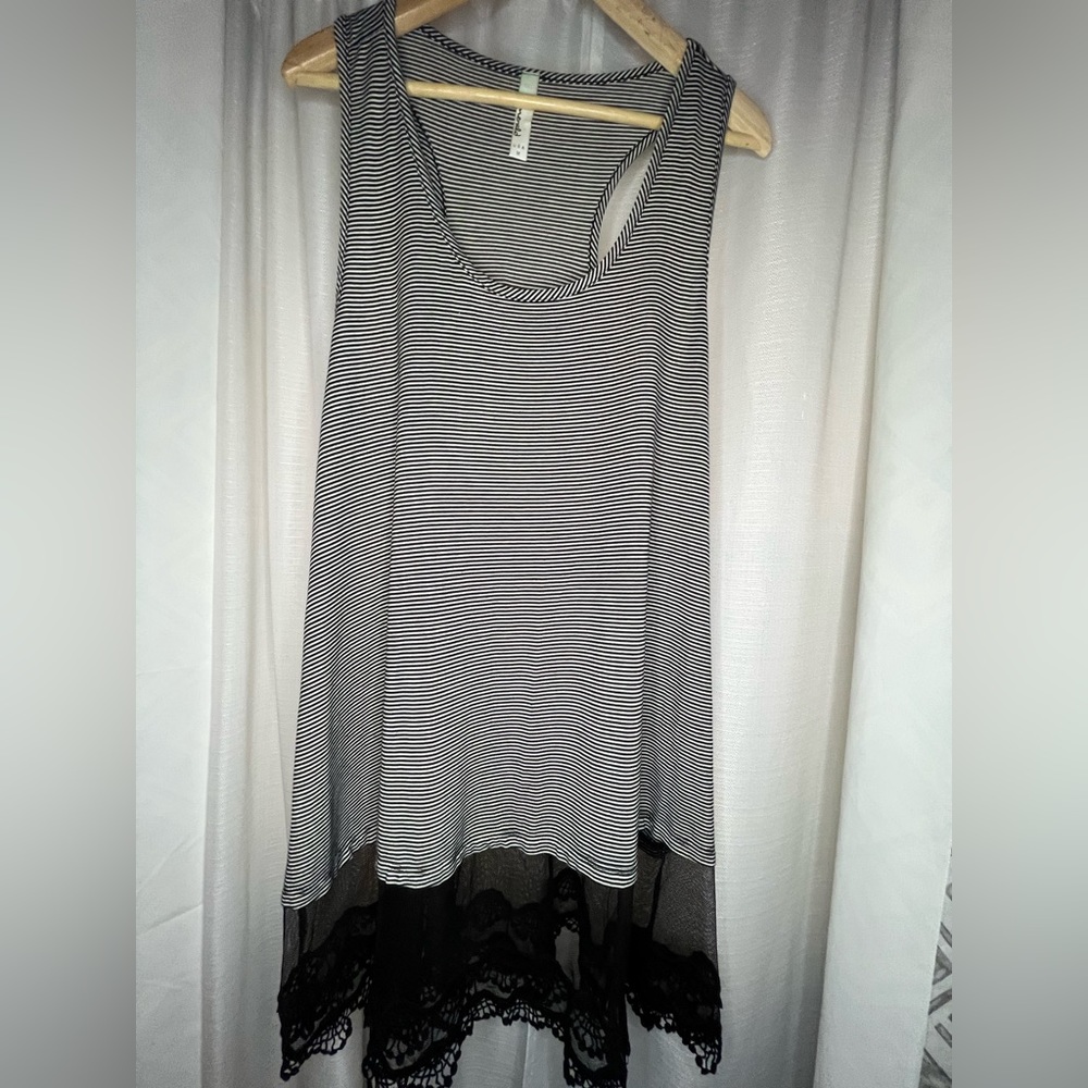 NWOT- Black + White Striped Tunic Style Tank with Lace Trim